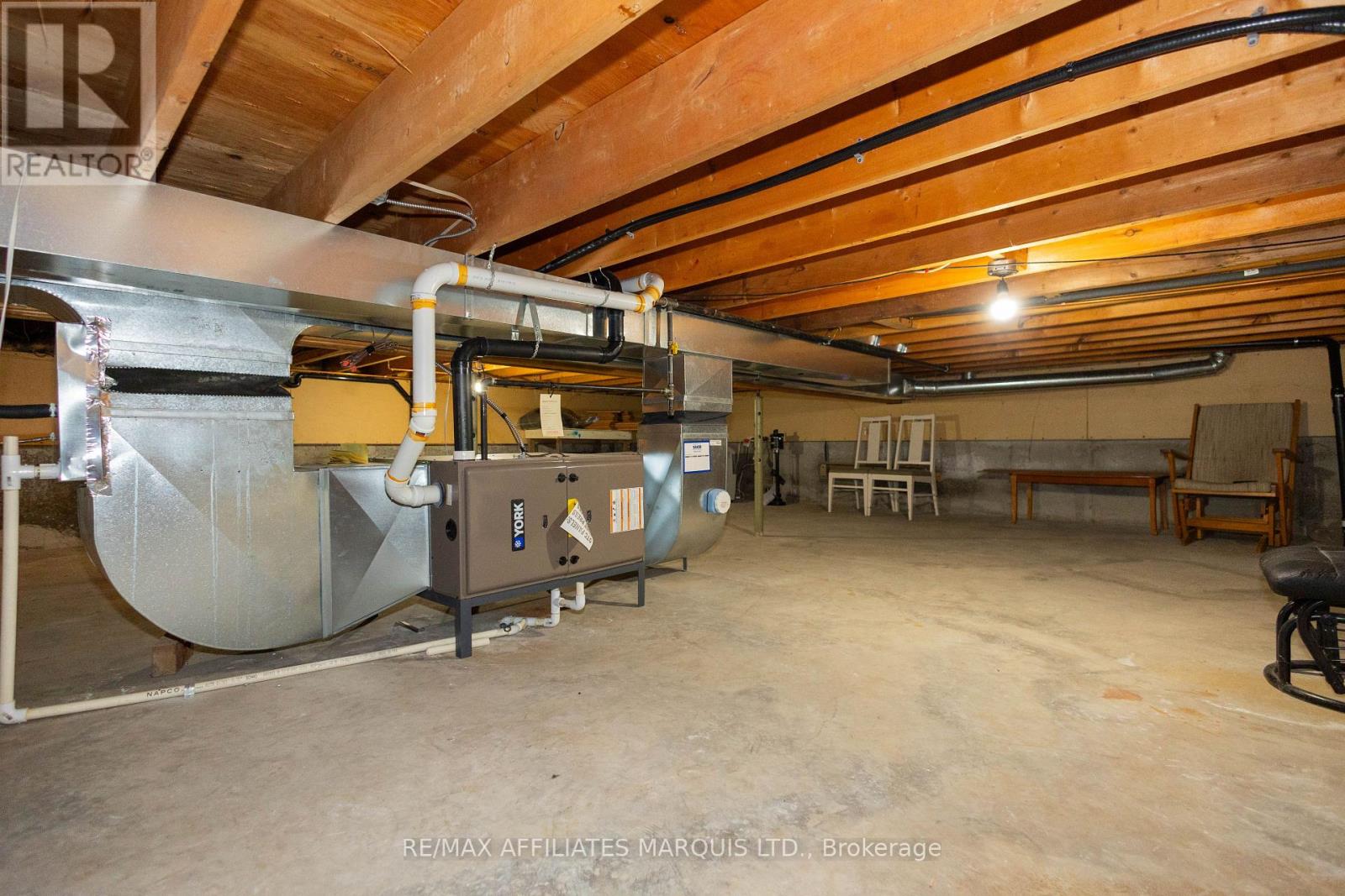 1849 DEWHURST AVENUE - 37