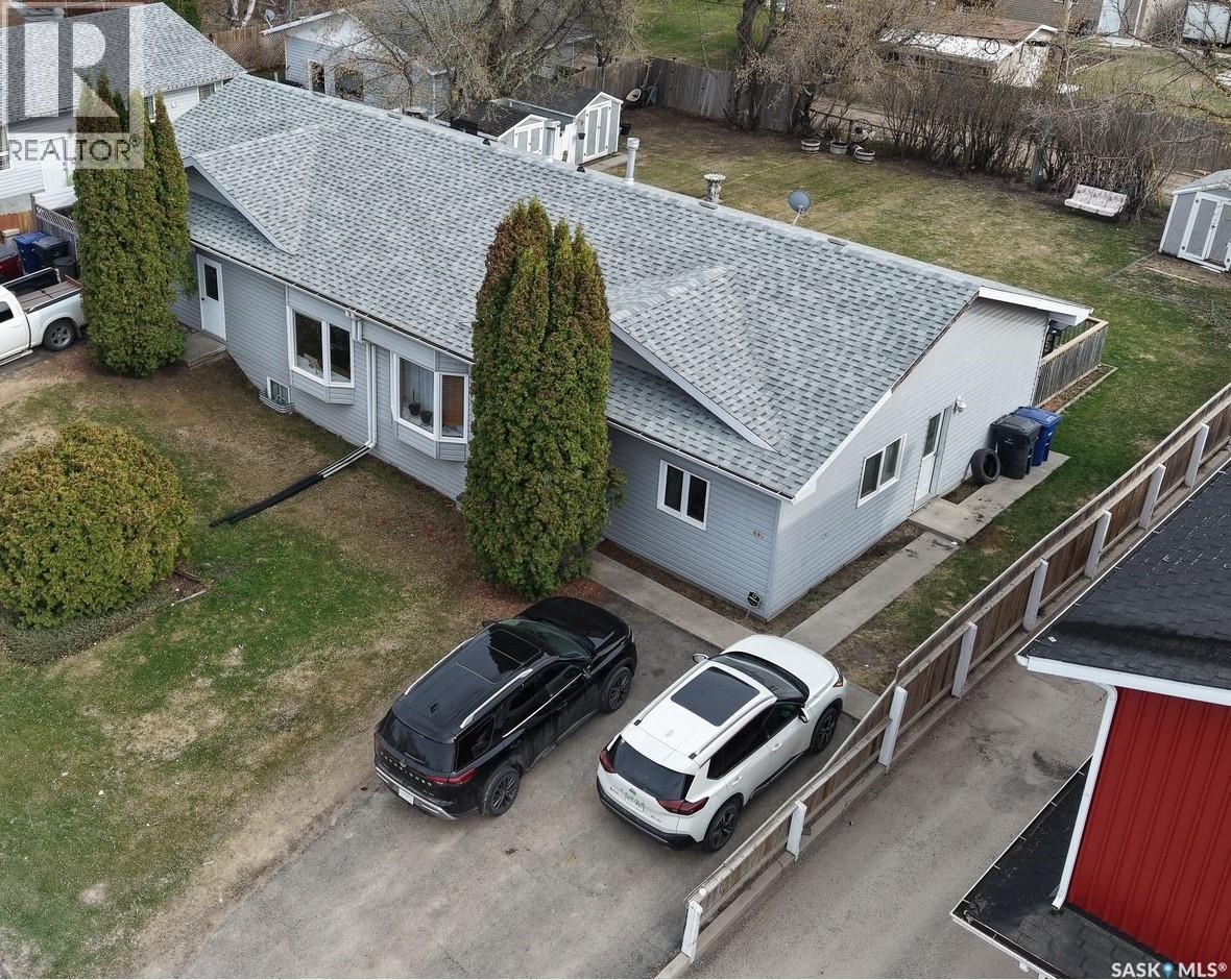 #804 806 9th AVENUE W - 29