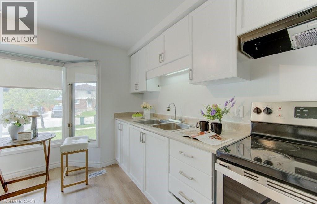 #B 603 PINEROW Crescent - 11