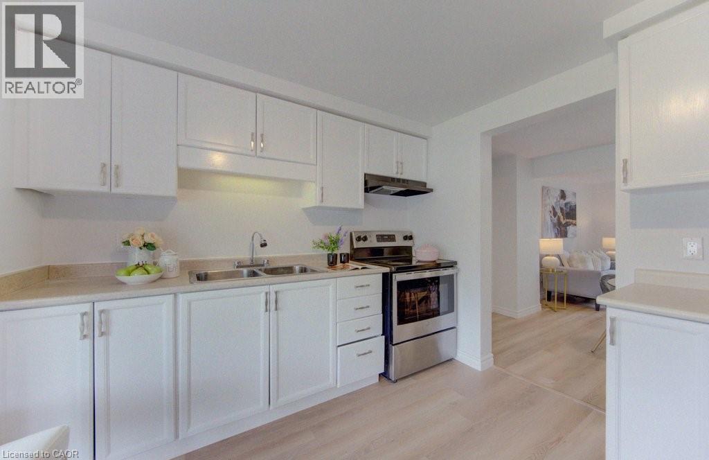 #B 603 PINEROW Crescent - 12