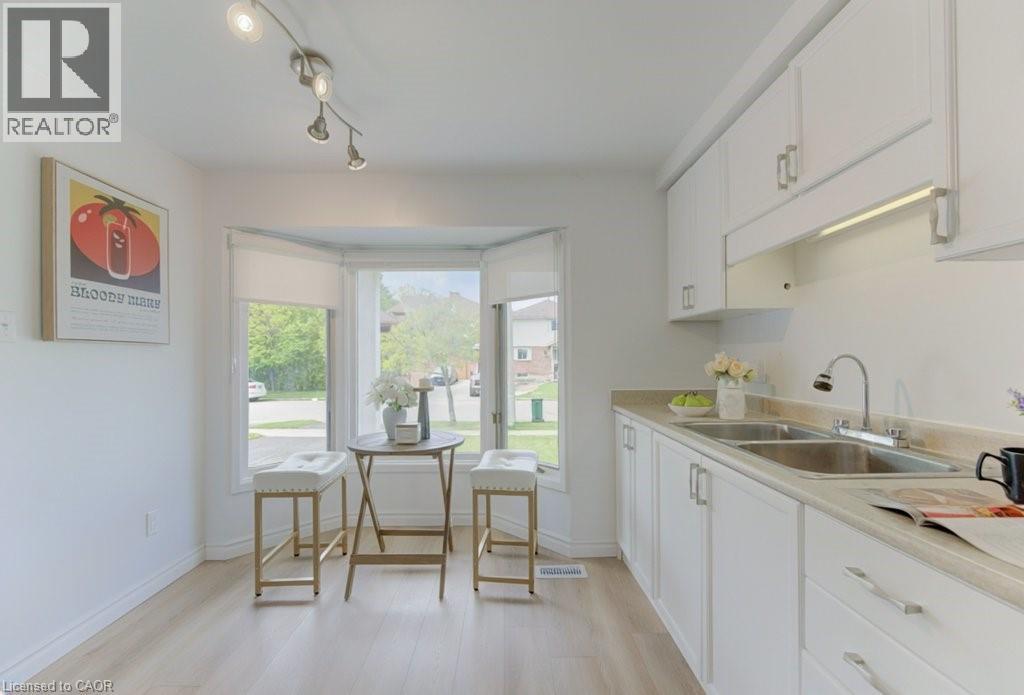 #B 603 PINEROW Crescent - 13
