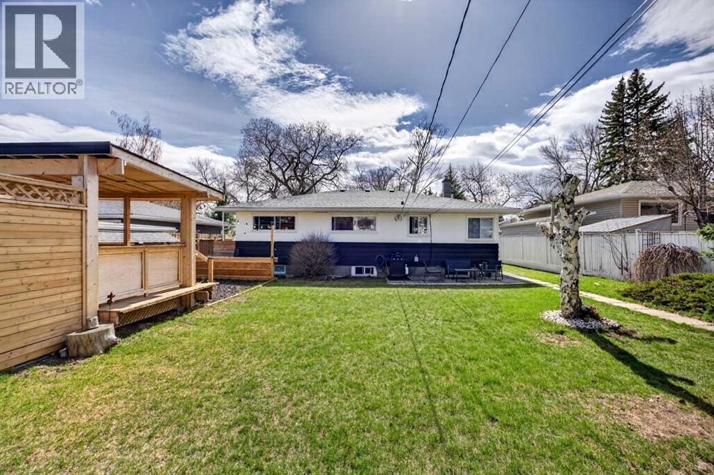 1232 40 Avenue NW - 41