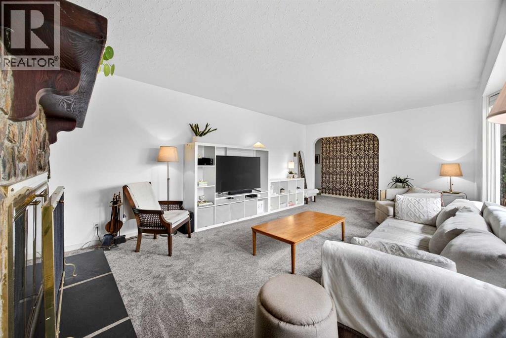1232 40 Avenue NW - 9