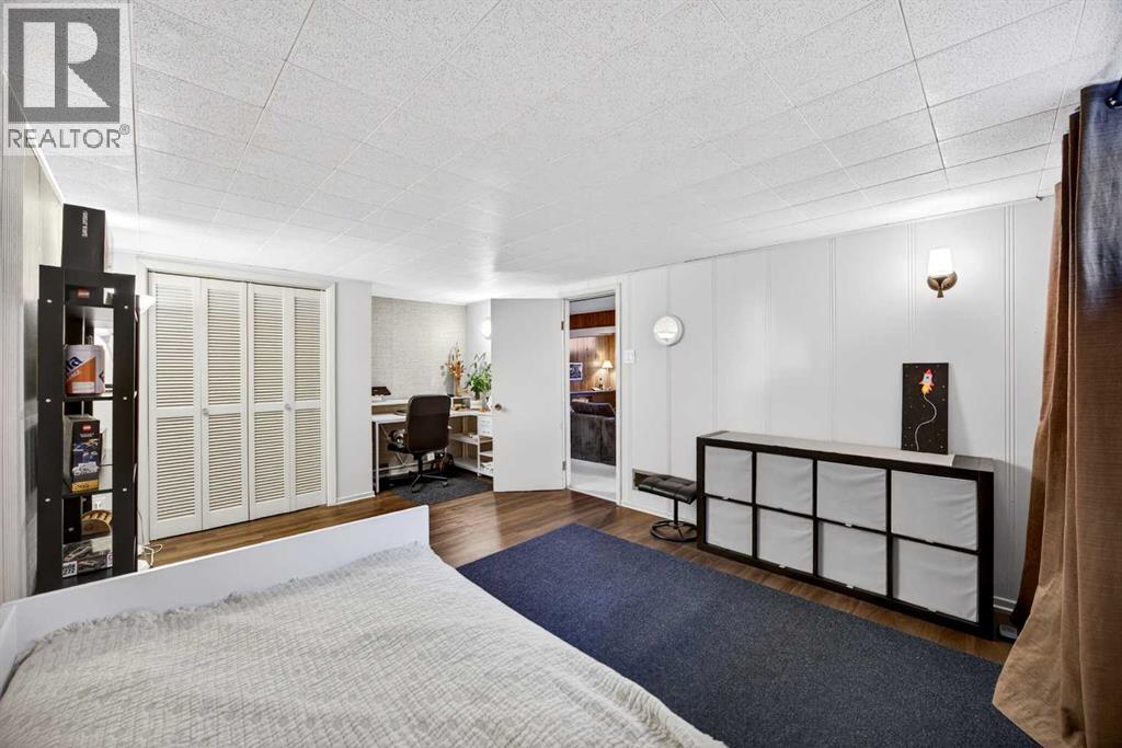1232 40 Avenue NW - 36