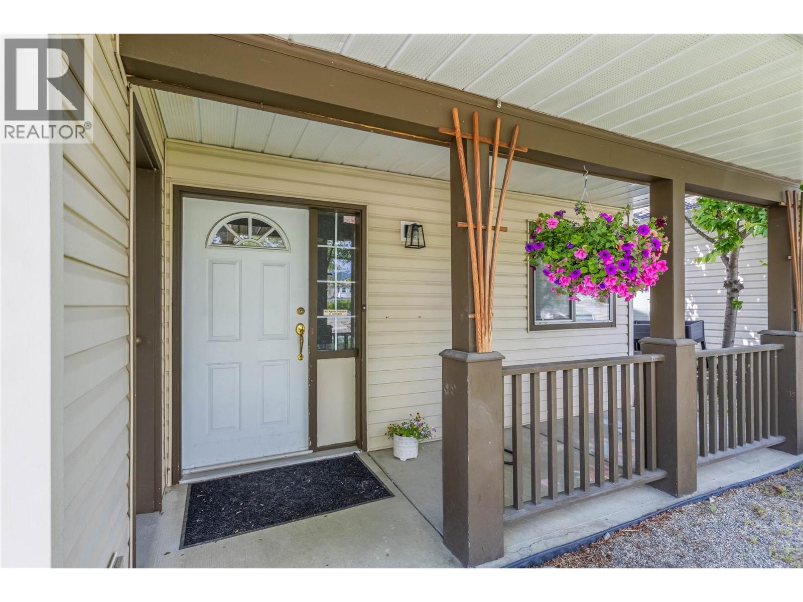 374 McTavish Crescent, Kelowna
