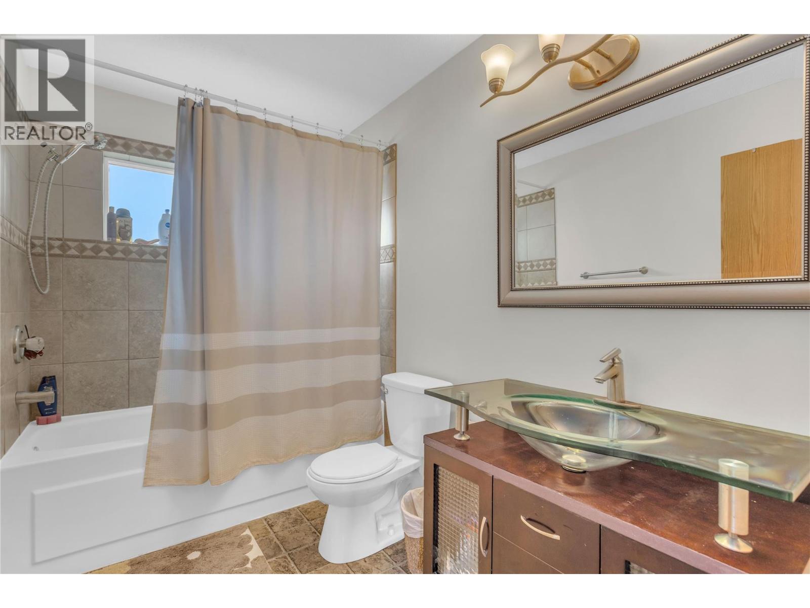374 McTavish Crescent, Kelowna
