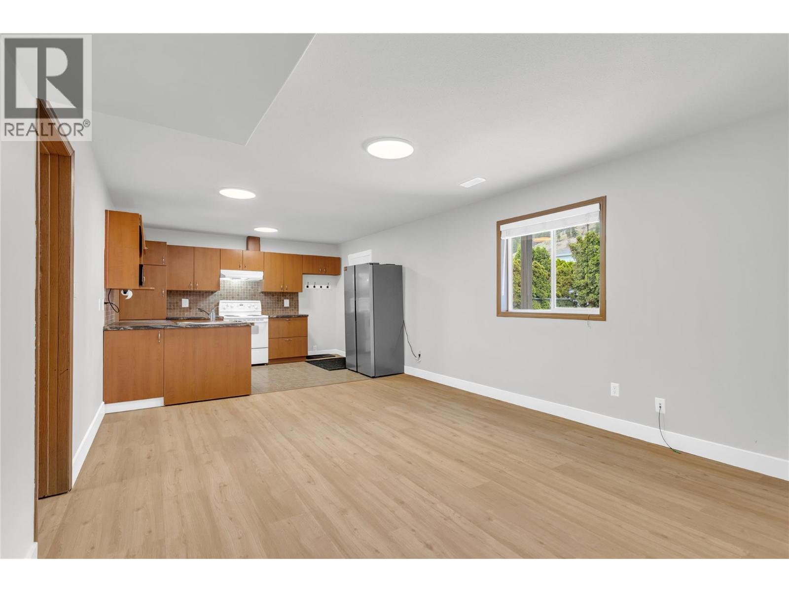 374 McTavish Crescent, Kelowna