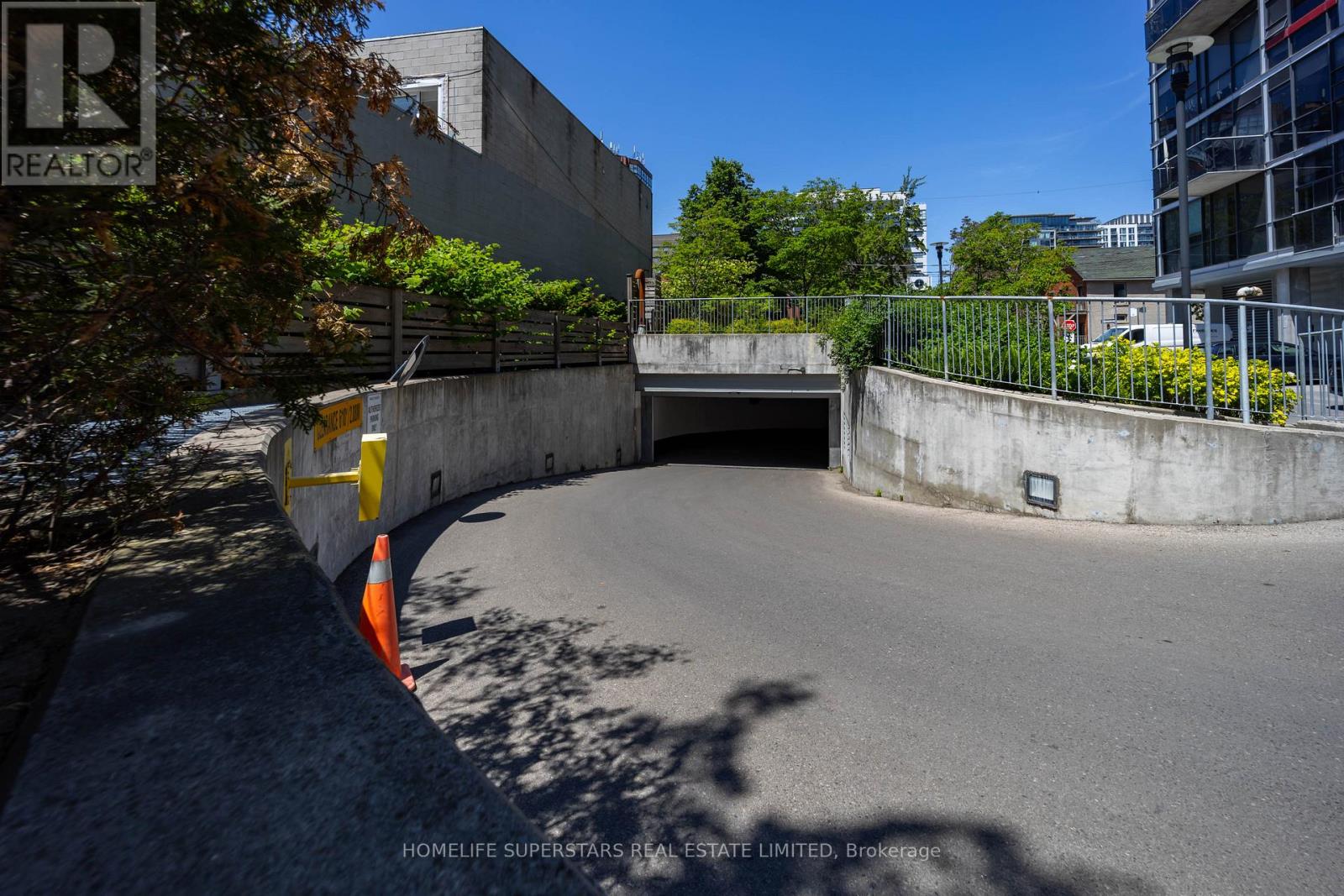 #303 60 BATHURST STREET - 23