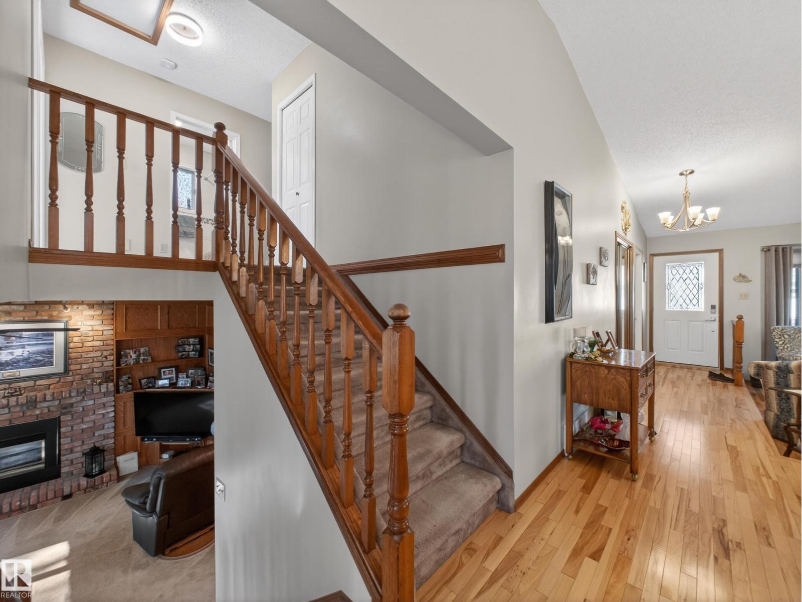 5515 45 ST - Image 2