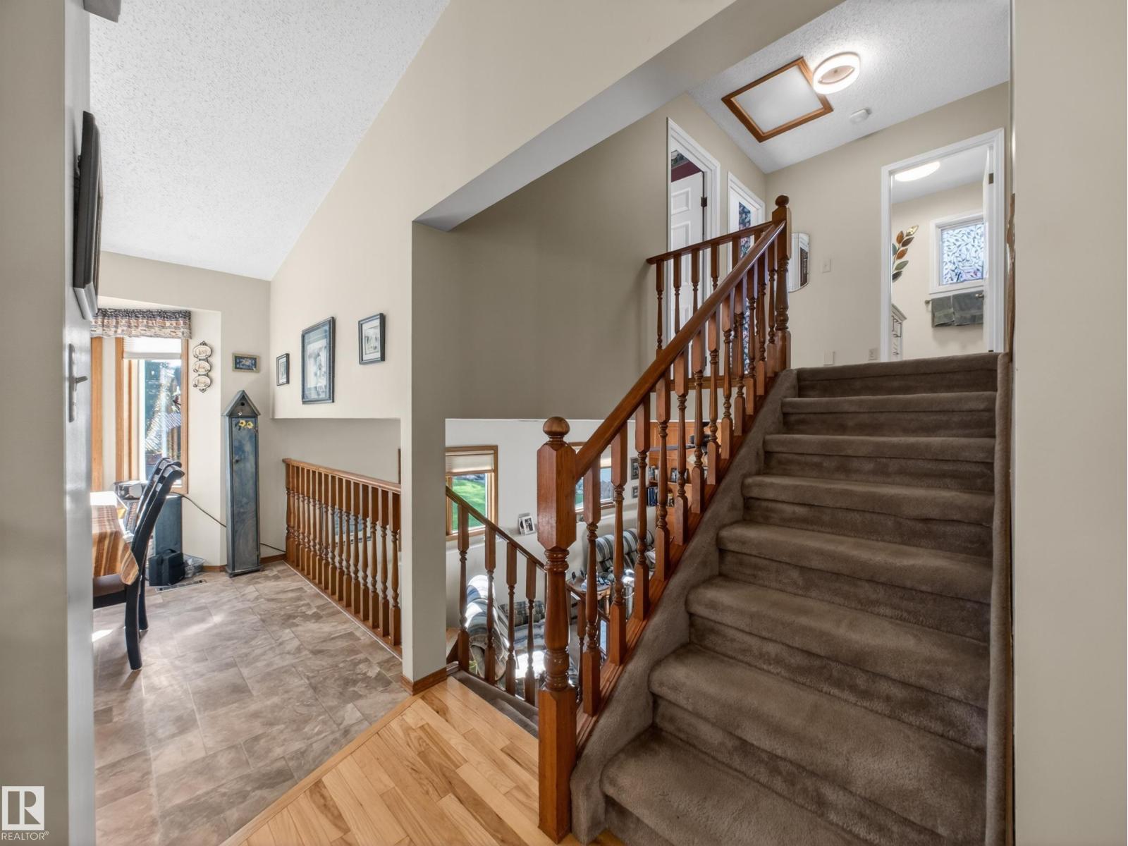 5515 45 ST - Image 3
