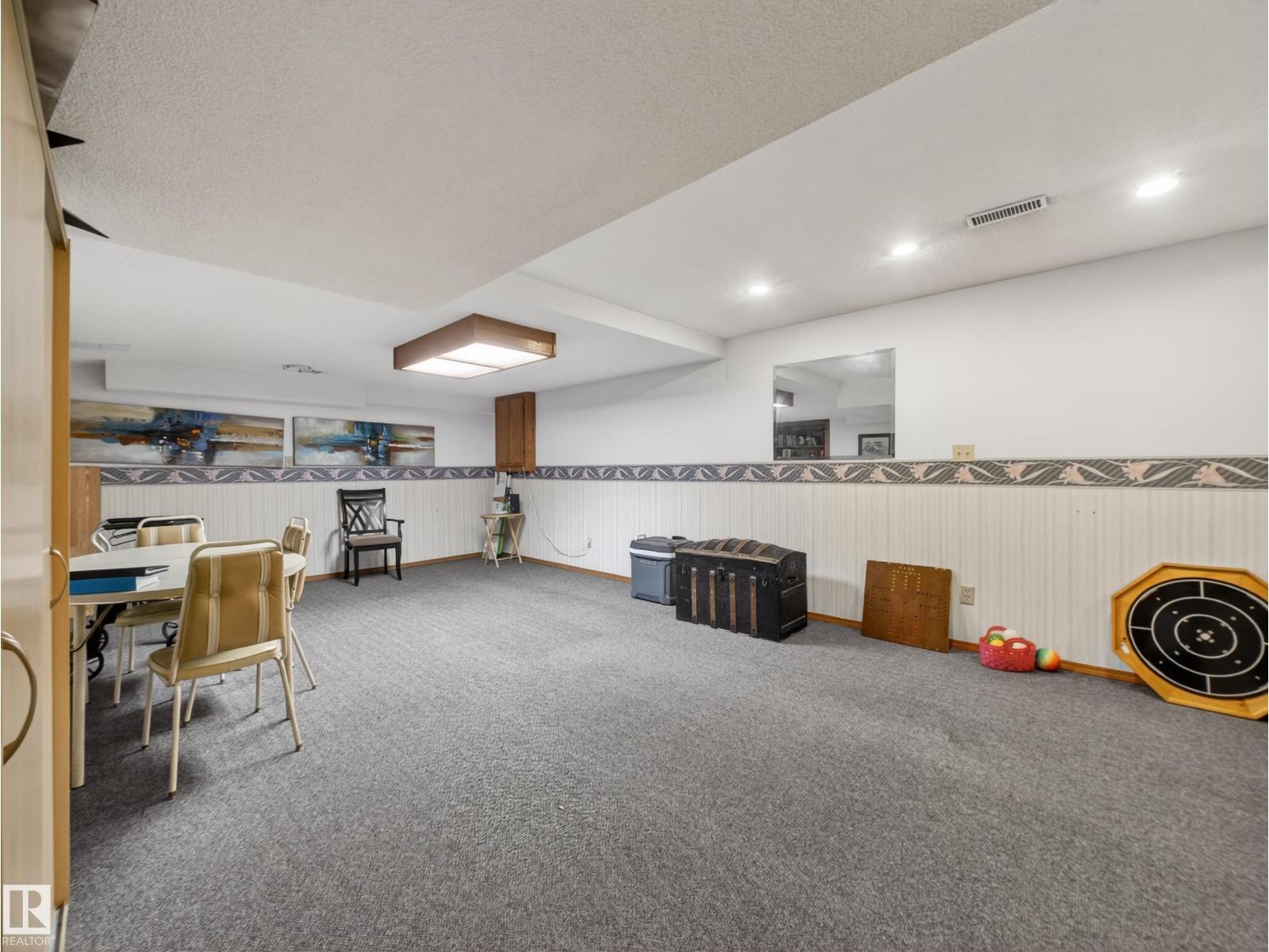5515 45 ST - 32