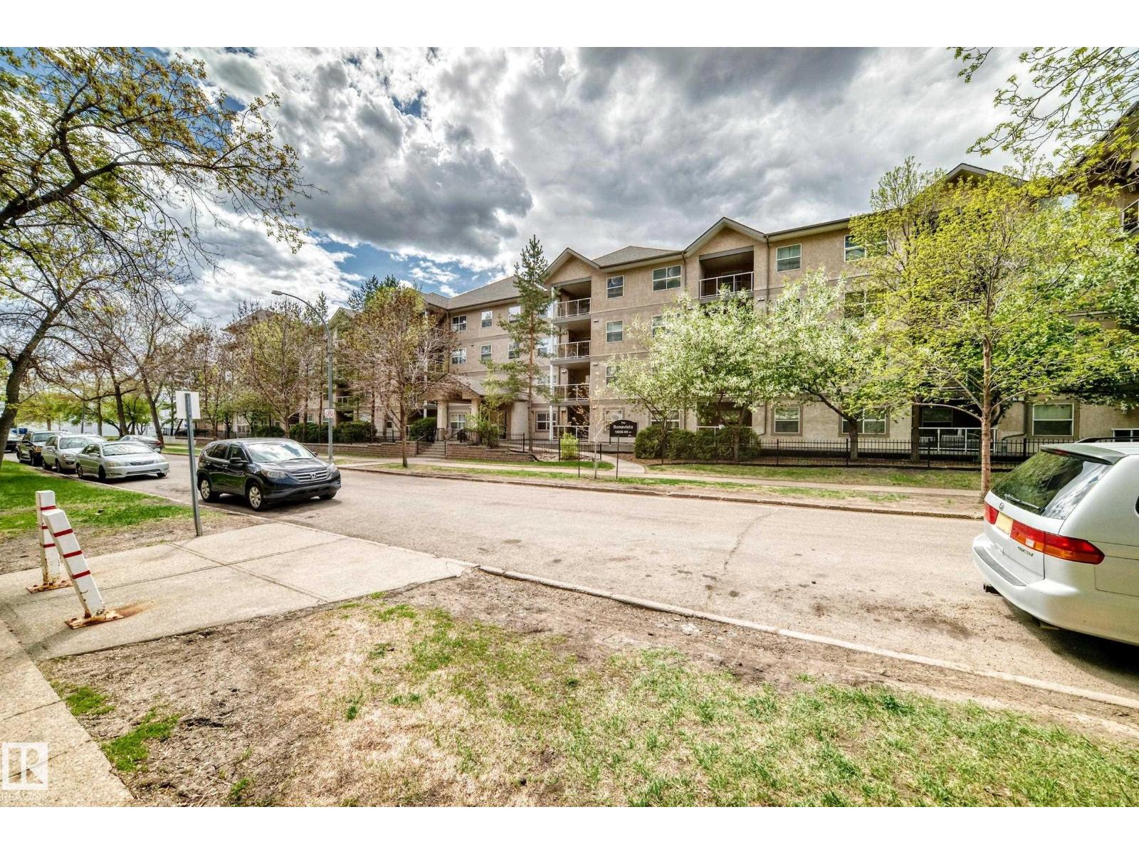#108 12838 65 ST NW - 52