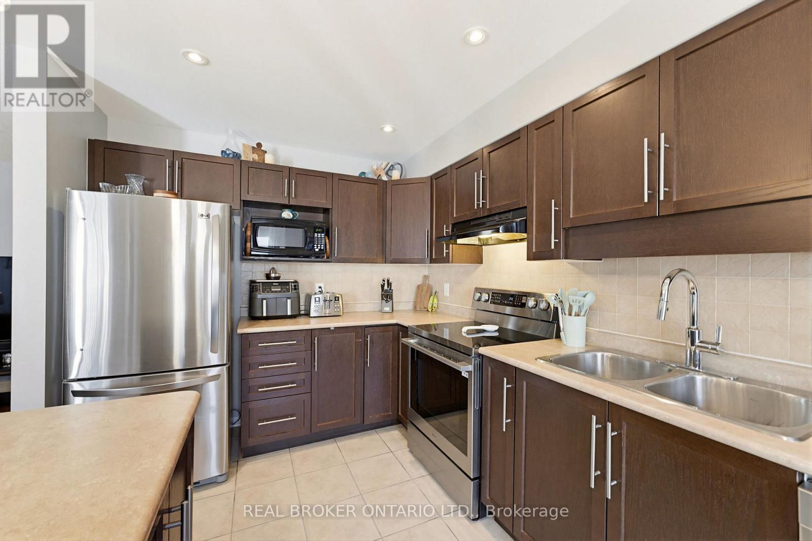 220 OPUS STREET - 9