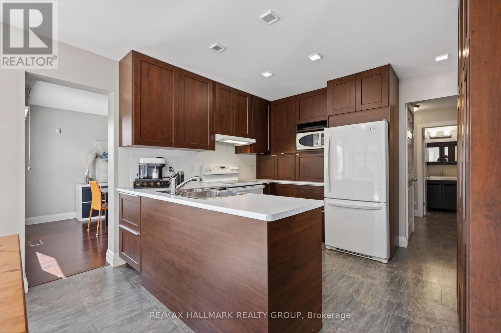 79 DOSSETTER WAY - 11