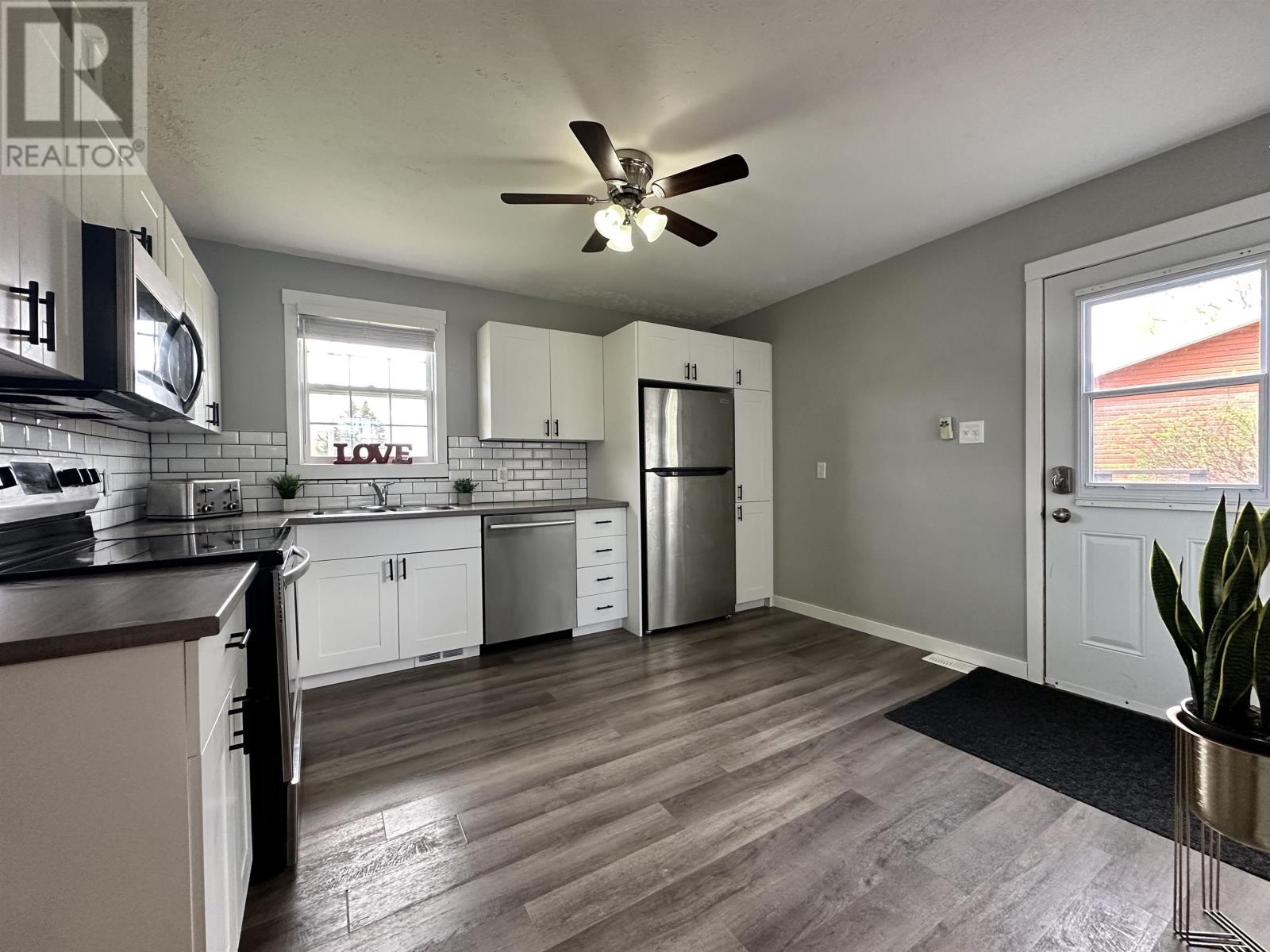 150 Parkwood Crescent - Image 3