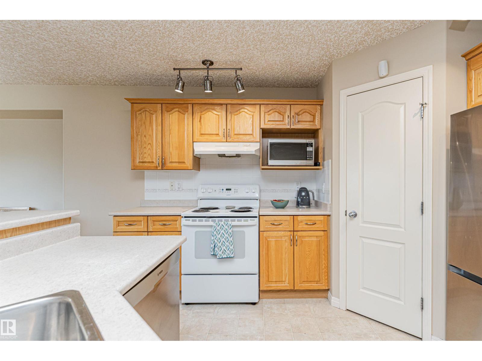 #15 16415 77 ST NW NW - 18