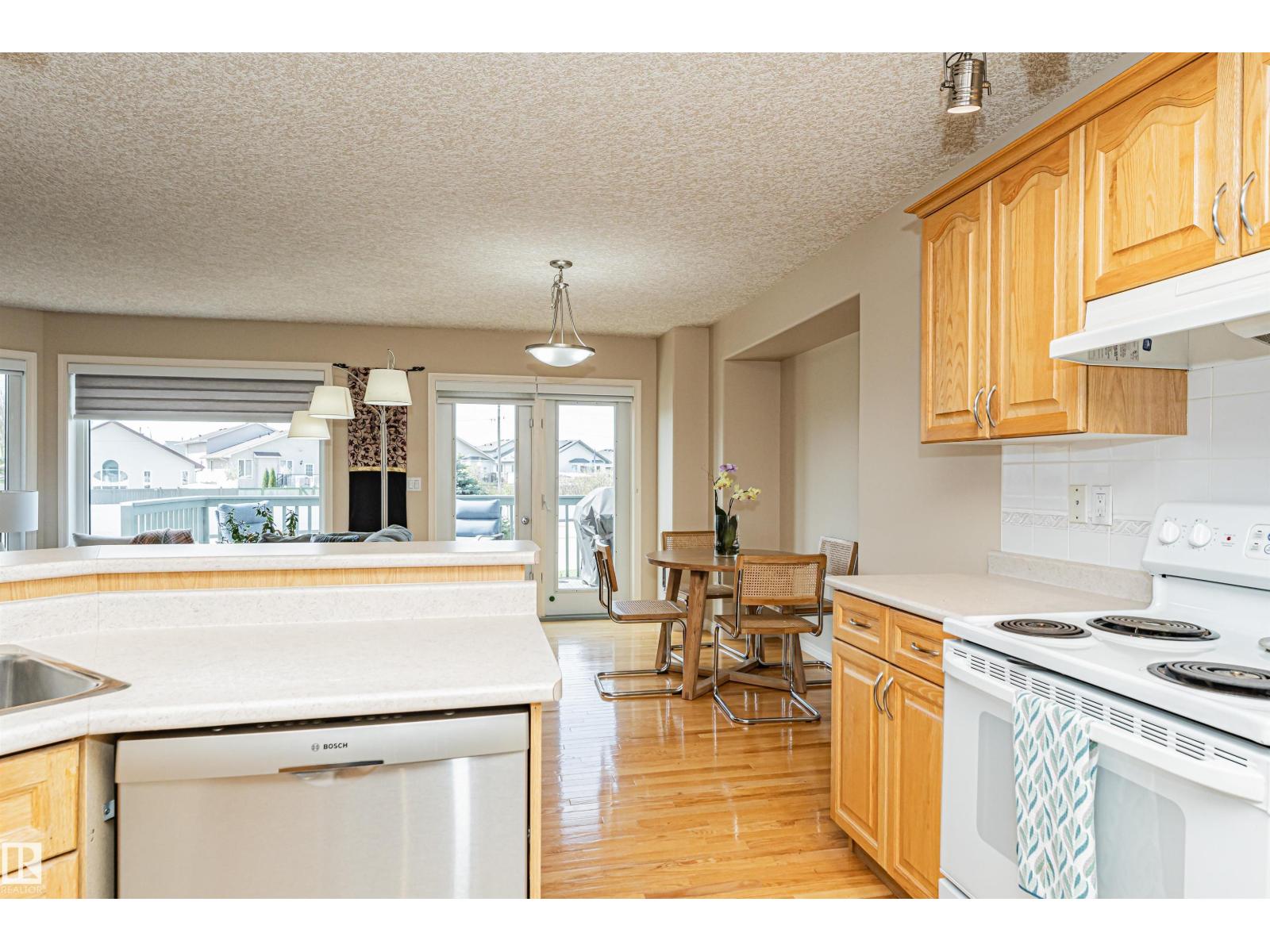 #15 16415 77 ST NW NW - 23