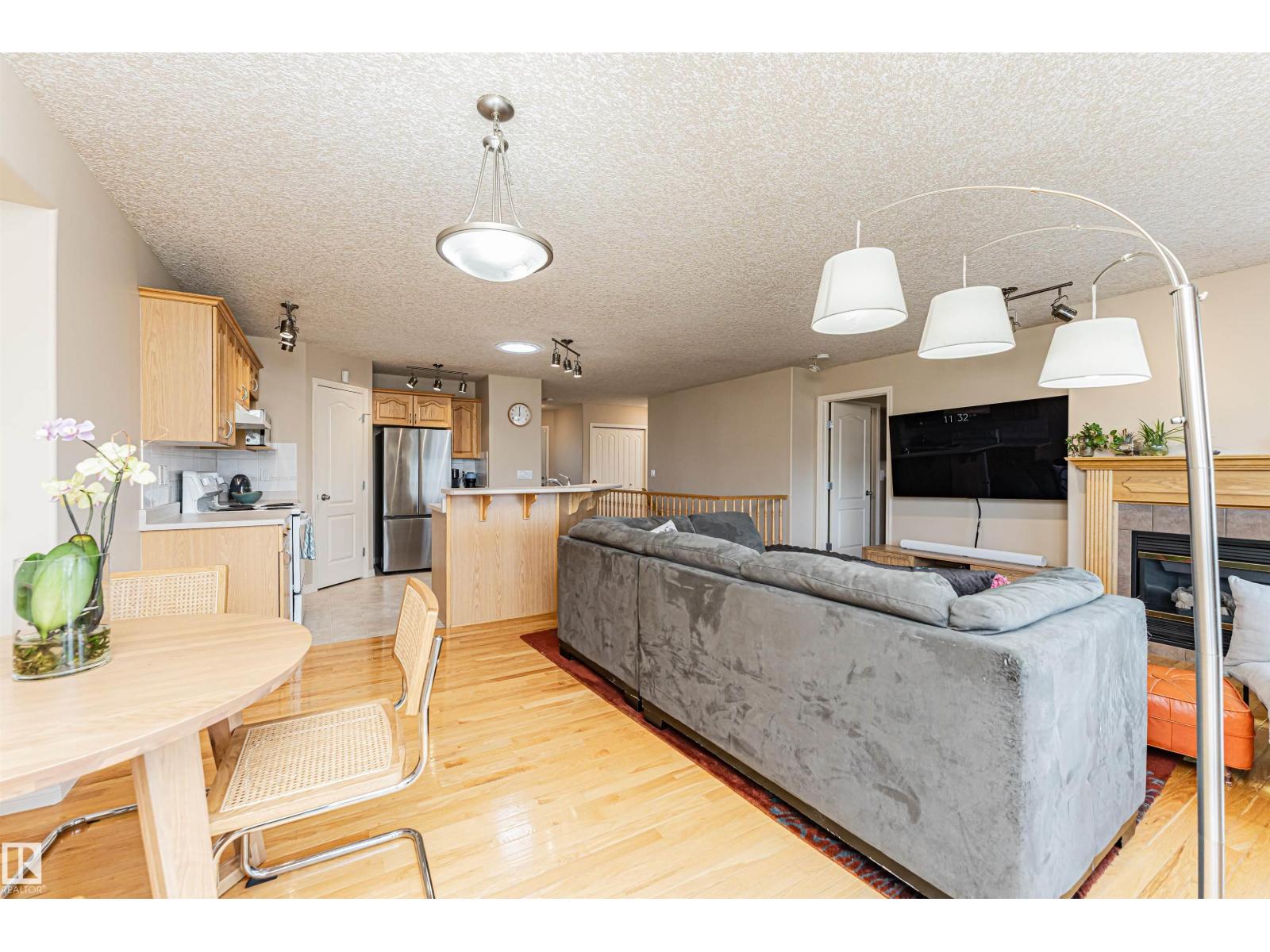 #15 16415 77 ST NW NW - 26