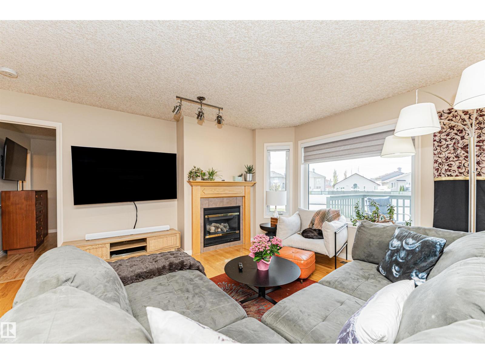 #15 16415 77 ST NW NW - 27