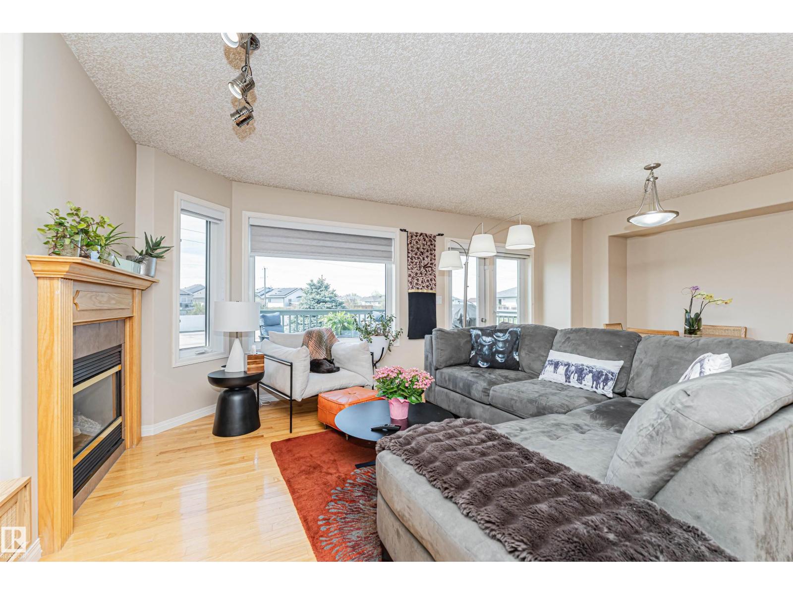 #15 16415 77 ST NW NW - 28