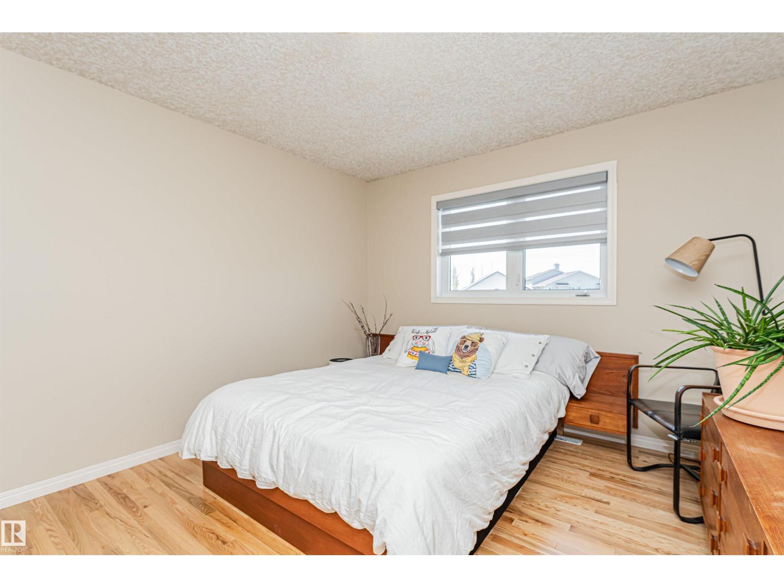 #15 16415 77 ST NW NW - 31