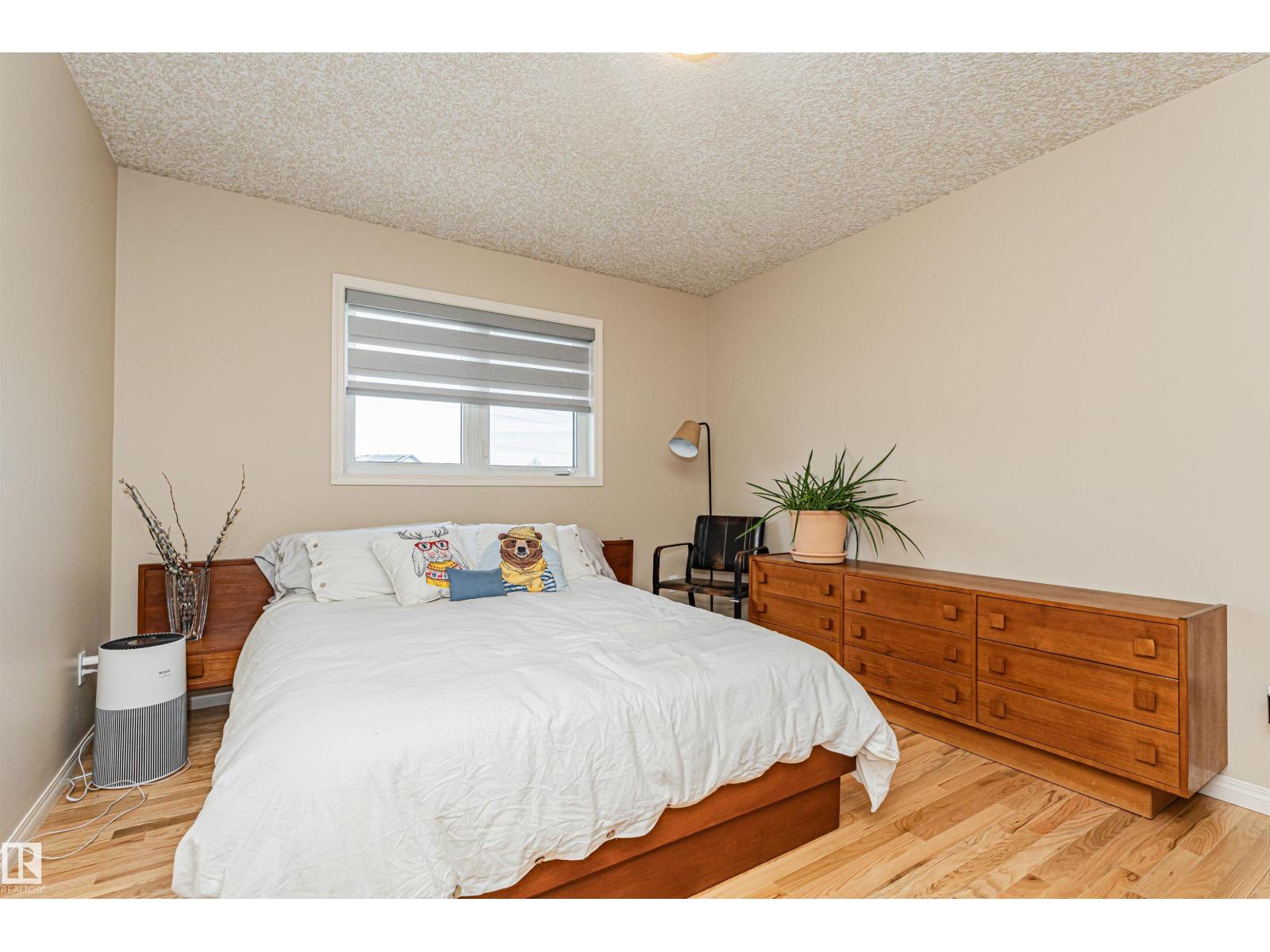 #15 16415 77 ST NW NW - 32
