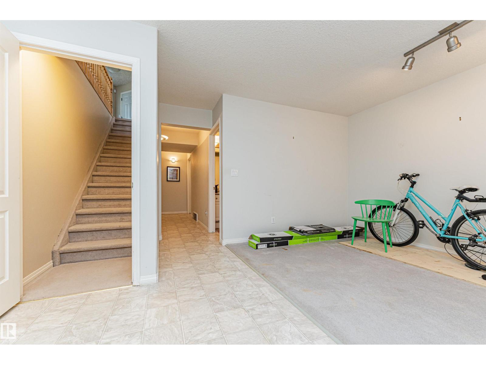 #15 16415 77 ST NW NW - 39