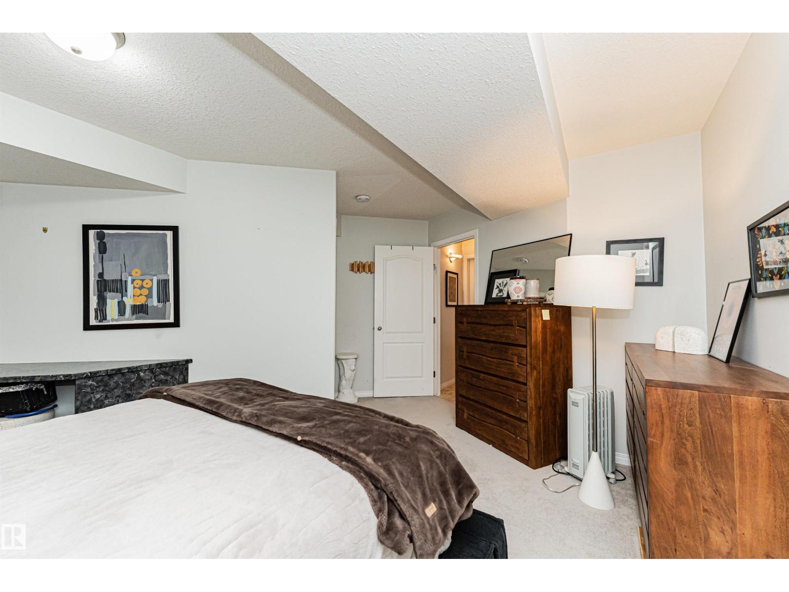 #15 16415 77 ST NW NW - 43