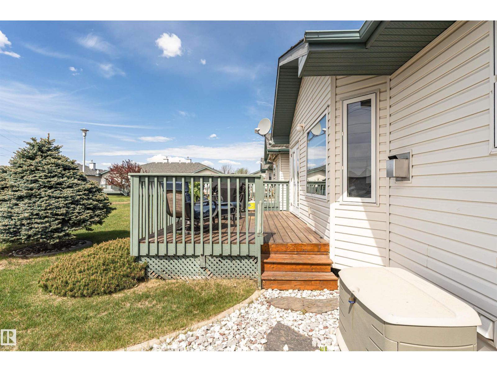 #15 16415 77 ST NW NW - 48
