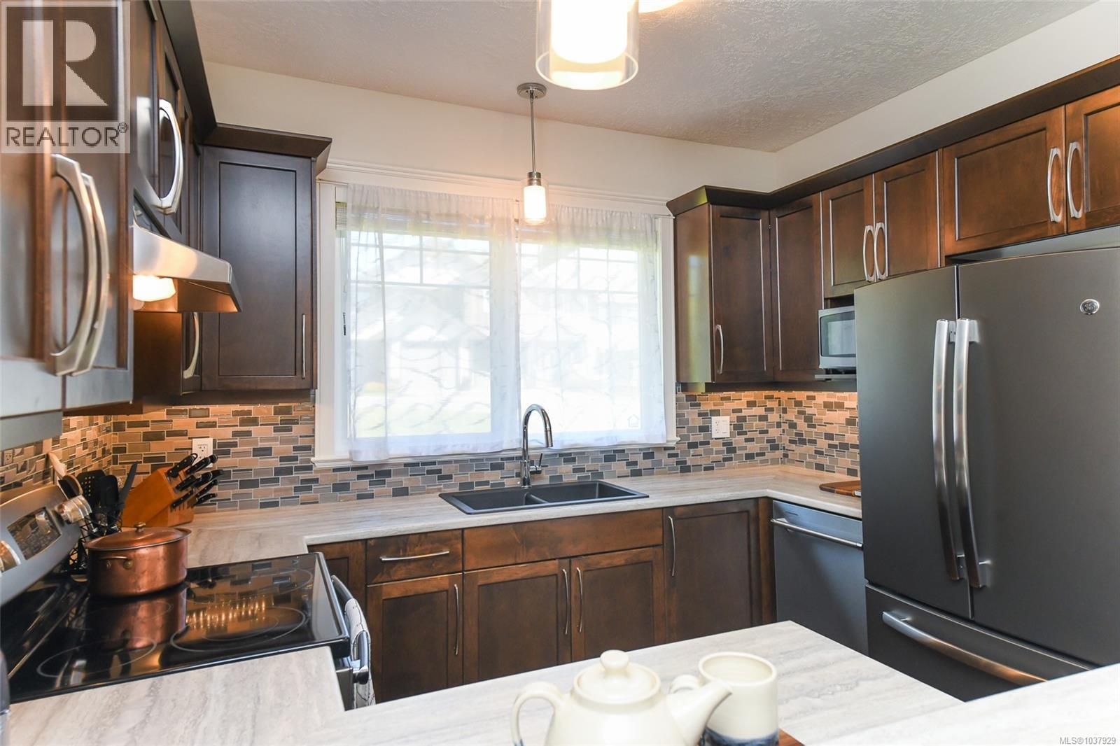 #1 2030 Wallace Ave - 14