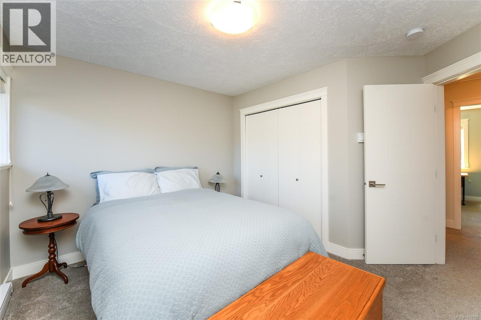 1 2030 Wallace Ave, Comox