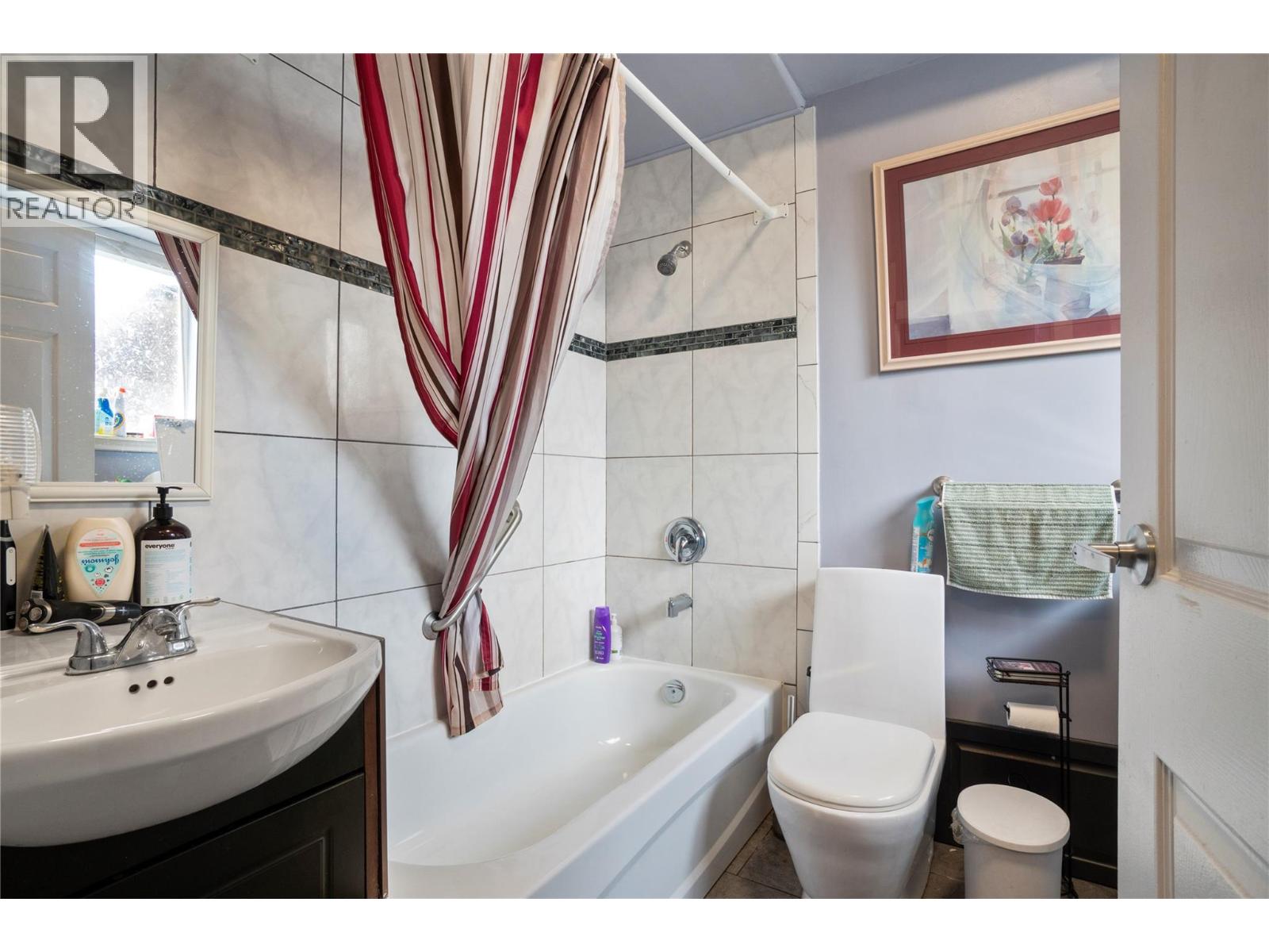 6327 Squilax-Anglemont Road - 25