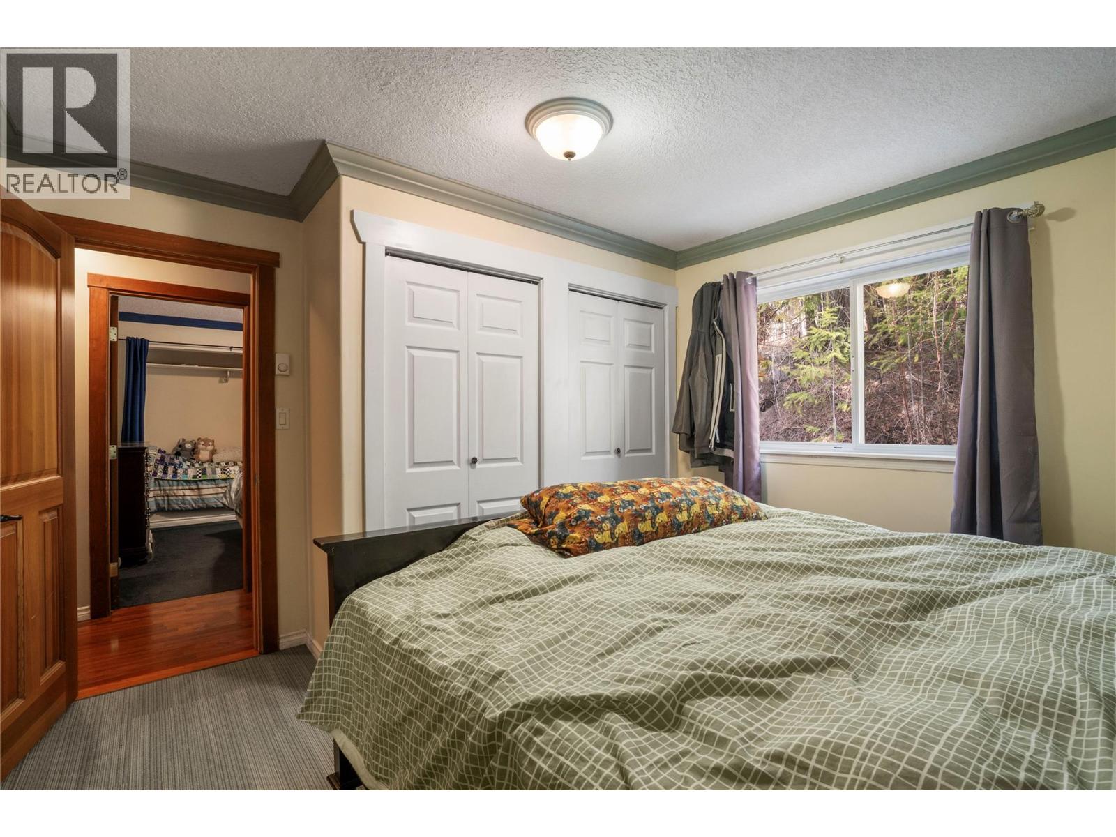 6327 Squilax-Anglemont Road - 42