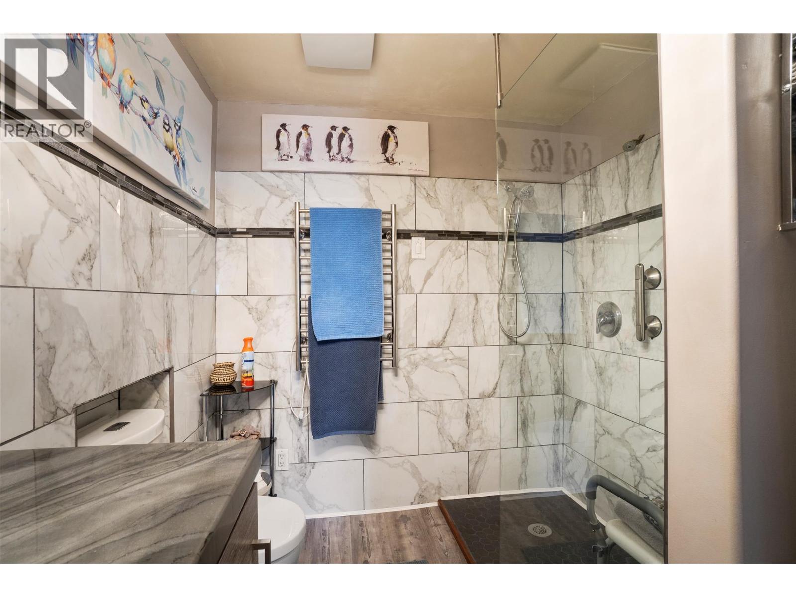 6327 Squilax-Anglemont Road - 15