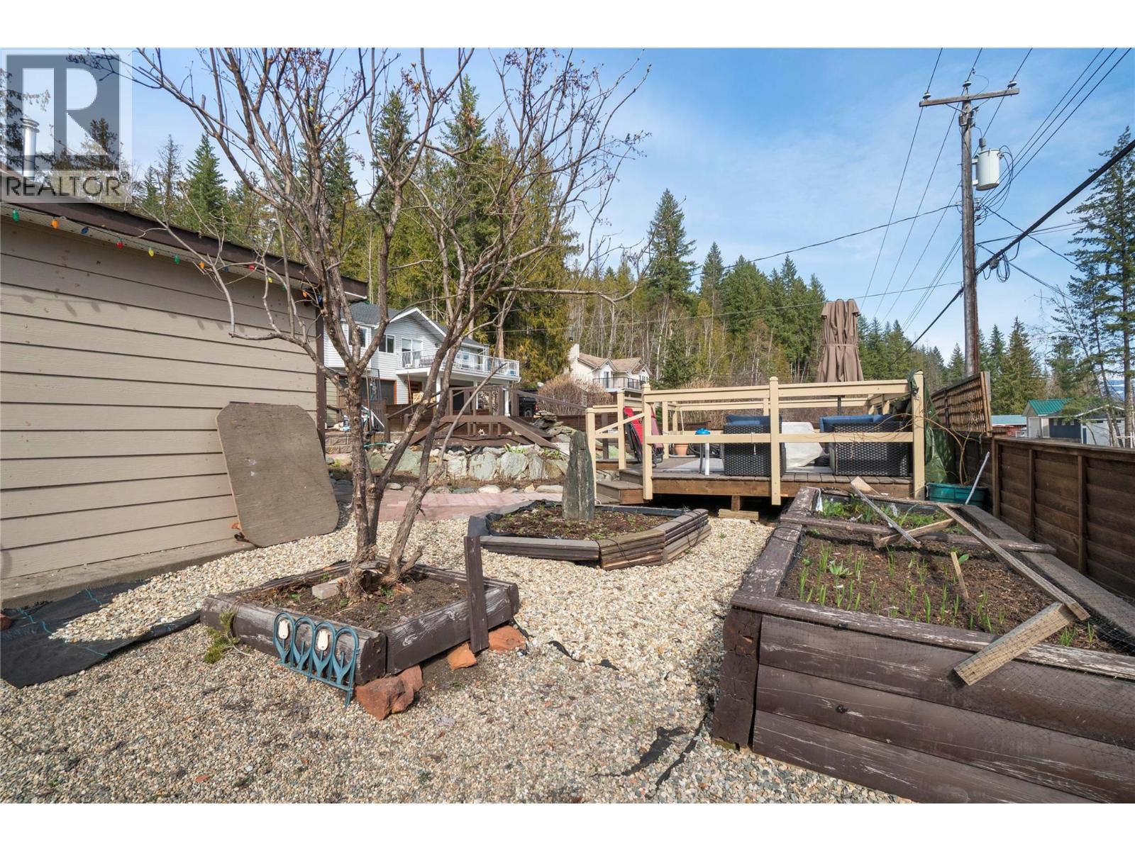 6327 Squilax-Anglemont Road - 47