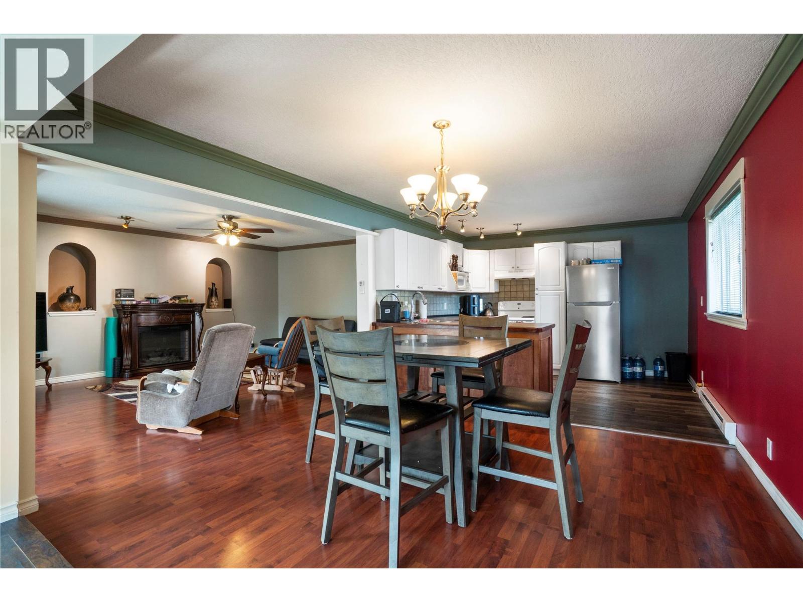 6327 Squilax-Anglemont Road - 34
