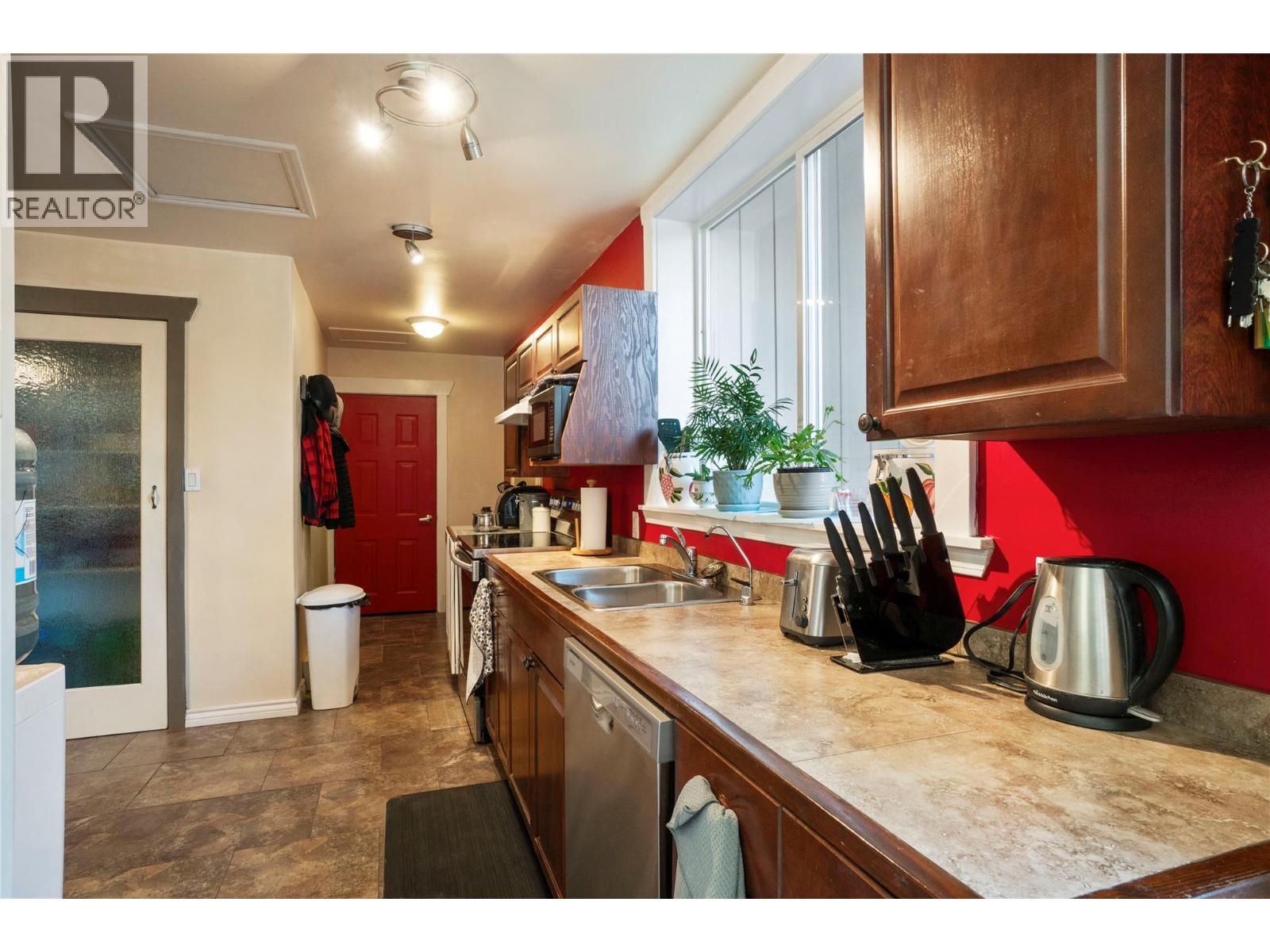 6327 Squilax-Anglemont Road - 10
