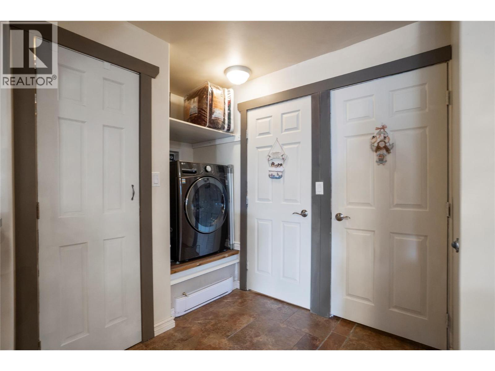 6327 Squilax-Anglemont Road - 14