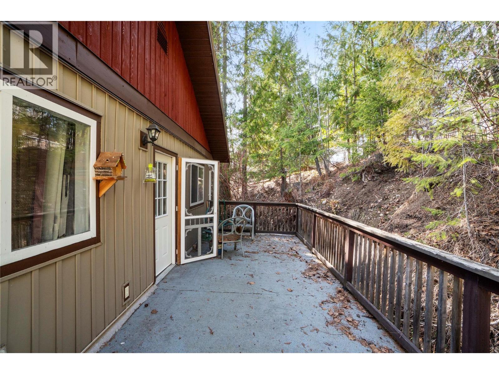 6327 Squilax-Anglemont Road - 44