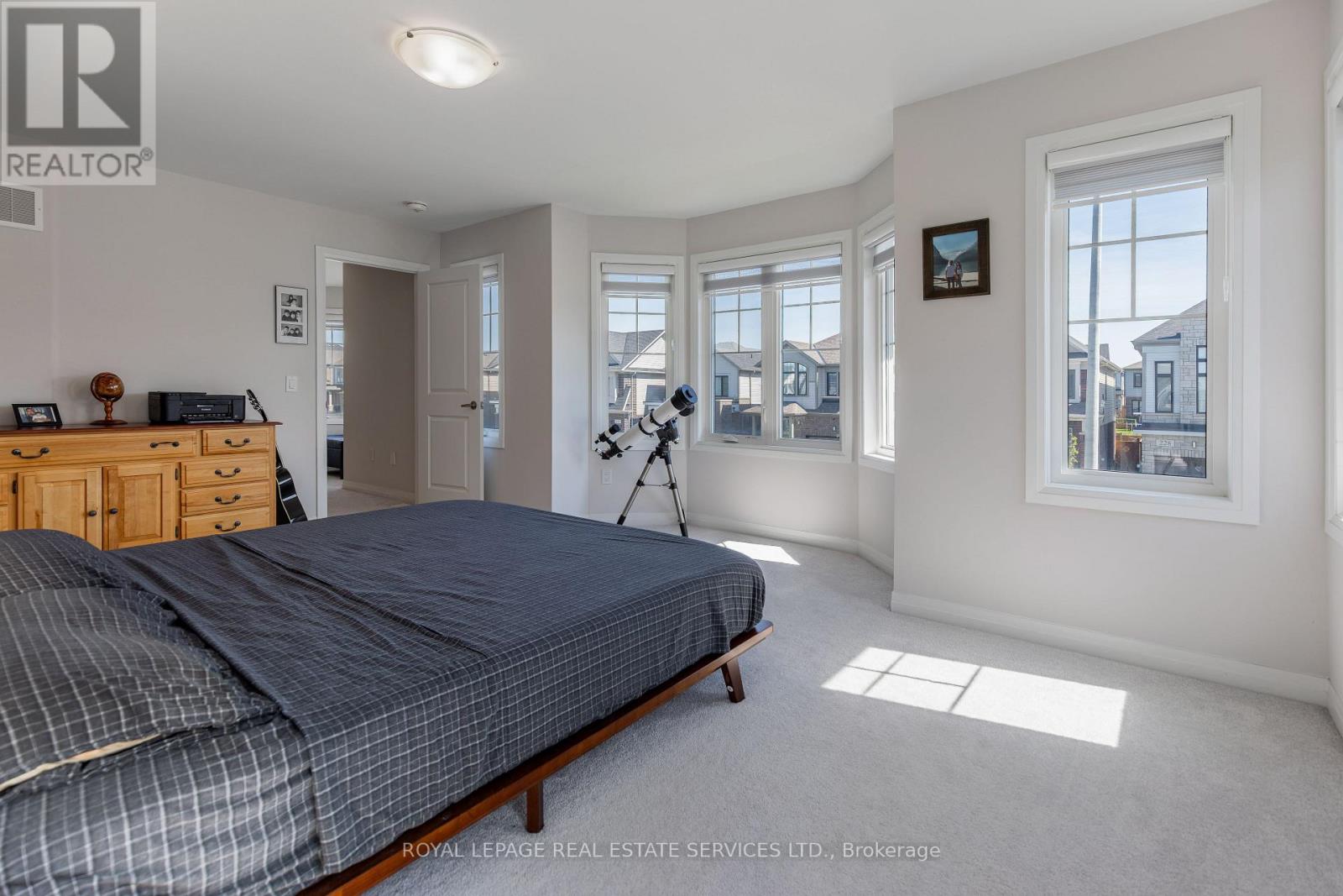 256 ROSEBURY WAY - 11