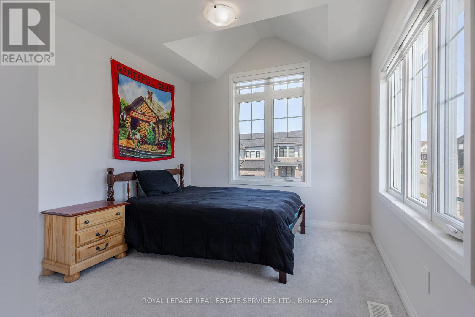 256 ROSEBURY WAY - 13