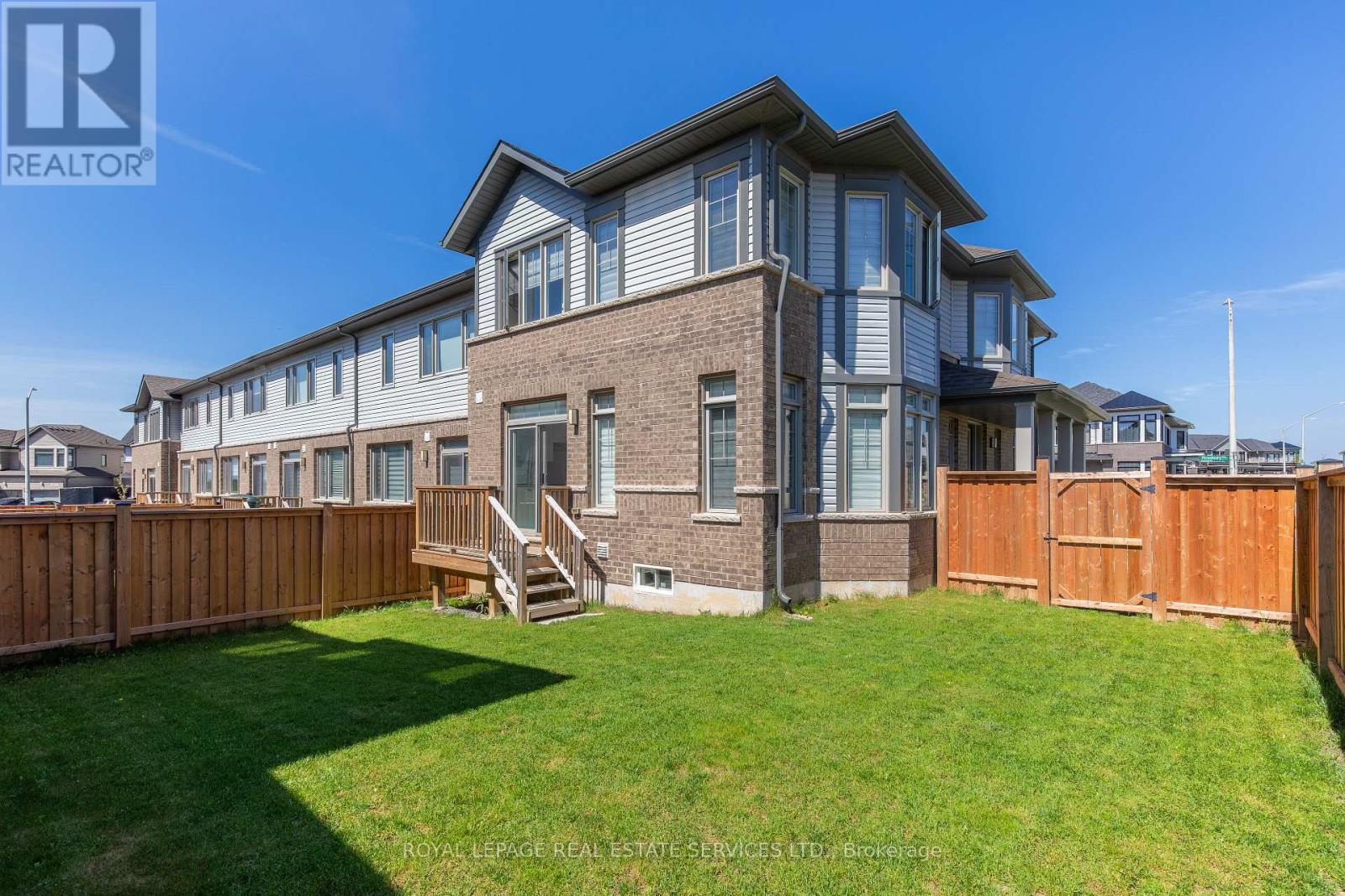 256 ROSEBURY WAY - 16