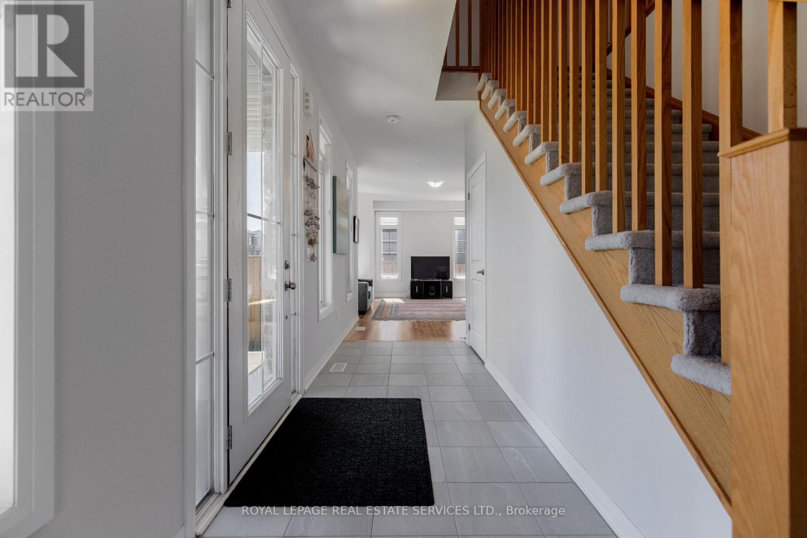 256 ROSEBURY WAY - 4