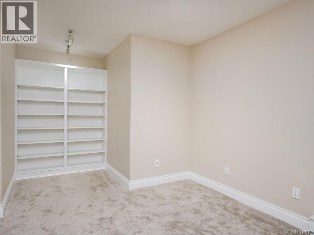 409 5110 Cordova Bay Road, Saanich