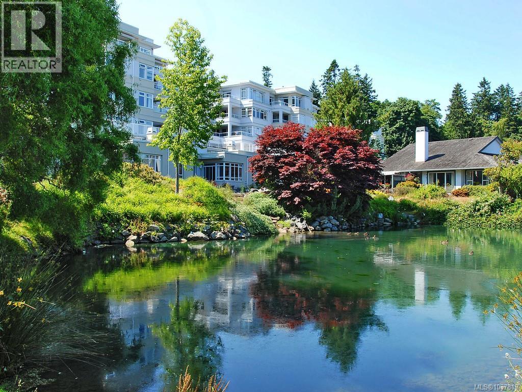 409 5110 Cordova Bay Road, Saanich