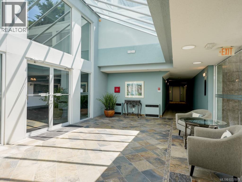 409 5110 Cordova Bay Road, Saanich