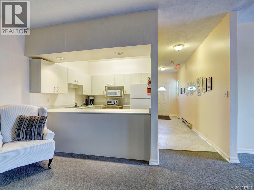 409 5110 Cordova Bay Road, Saanich
