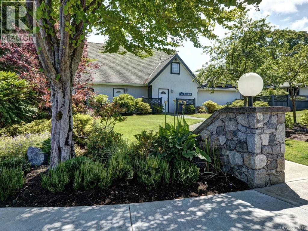 409 5110 Cordova Bay Road, Saanich