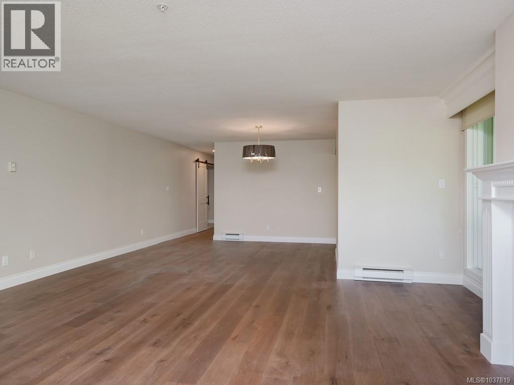 #409 5110 Cordova Bay Rd - 4