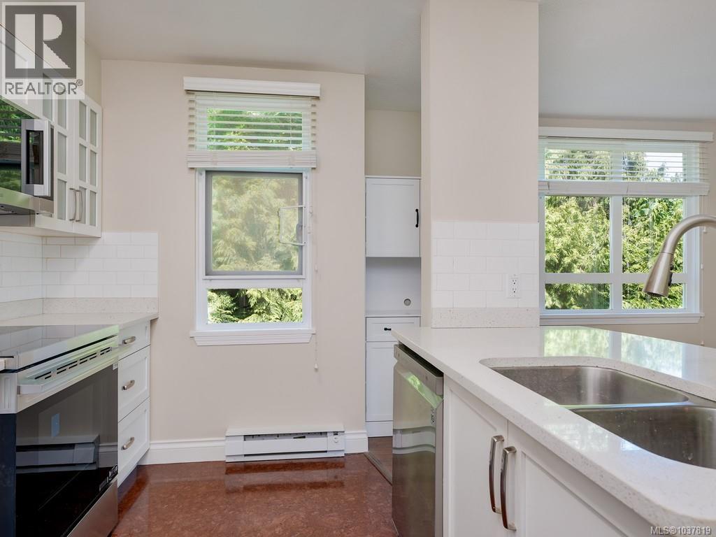 409 5110 Cordova Bay Road, Saanich